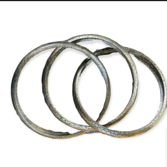 VINTAGE BRASS INDIAN INFINITY BRACELET - Picture 2 of 3